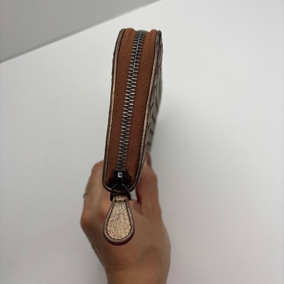 Bottega Veneta Intrecciato Leather Long Wallet - Picture 2 of 11